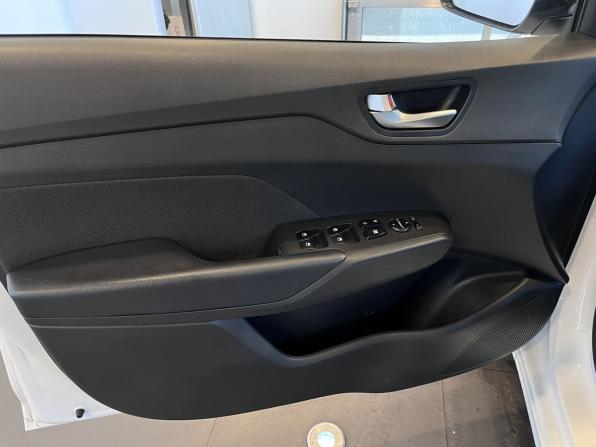 Hyundai Solaris II Рестайлинг с пробегом 2022 года, цена 1 459 400 рублей, 112591 км, седан, Автокод Объявления