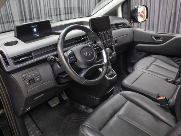 Hyundai Staria I с пробегом 2022 года, цена 5 299 999 рублей, 24100 км, минивэн, Автокод Объявления