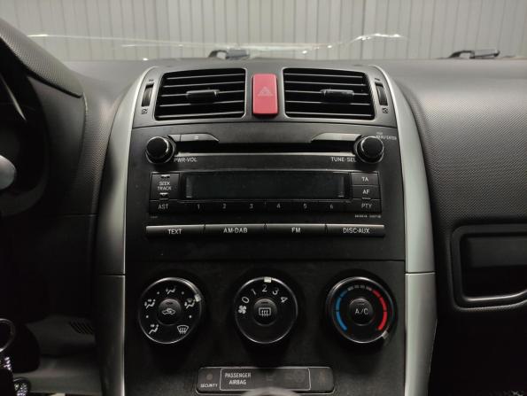 Toyota Auris I Рестайлинг с пробегом 2010 года, цена 650 000 рублей, 139865 км, хэтчбек, Автокод Объявления