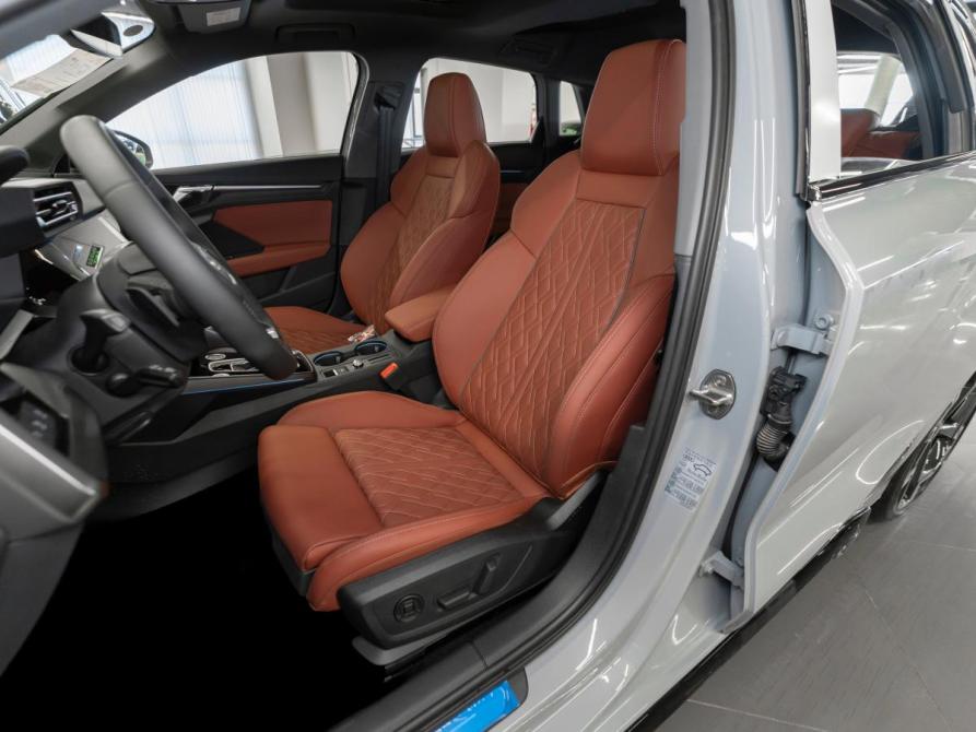 Audi A3 IV (8Y) Рестайлинг Москва  - изображение 9