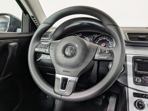 Volkswagen Passat B7 с пробегом 2011 года, цена 899 900 рублей, 301000 км, седан, Автокод Объявления