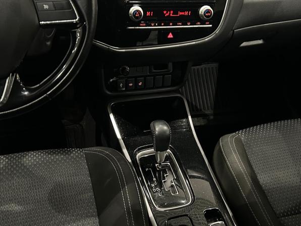 Mitsubishi Outlander III Рестайлинг 3 с пробегом 2022 года, цена 2 449 000 рублей, 93456 км, внедорожник, Автокод Объявления