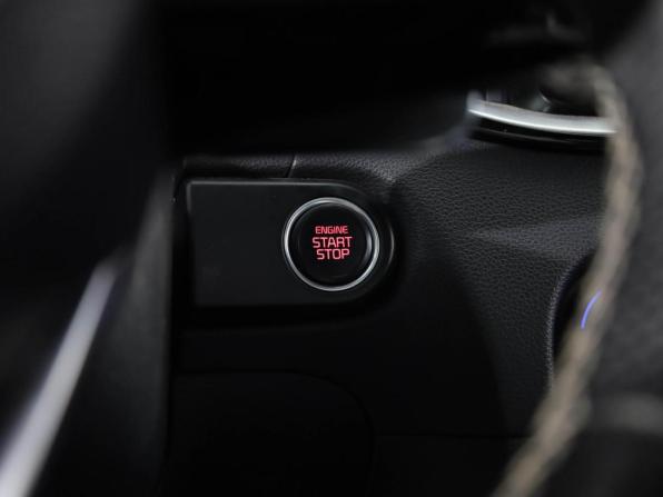 Kia Ceed III Рестайлинг с пробегом 2021 года, цена 2 099 000 рублей, 93489 км, универсал, Автокод Объявления