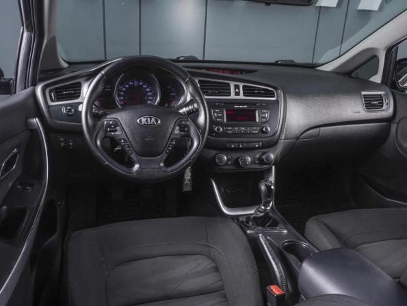 Kia Ceed II с пробегом 2015 года, цена 1 099 000 рублей, 140343 км, хэтчбек, Автокод Объявления