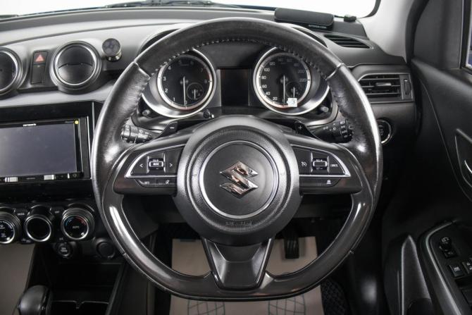 Suzuki Swift IV Рестайлинг с пробегом 2017 года, цена 1 439 000 рублей, 139245 км, хэтчбек, Автокод Объявления