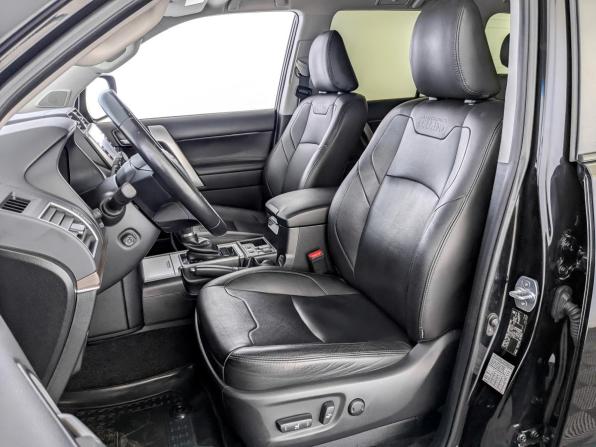Toyota Land Cruiser Prado 150 Series Рестайлинг 2 с пробегом 2020 года, цена 6 100 000 рублей, 83400 км, внедорожник, Автокод Объявления