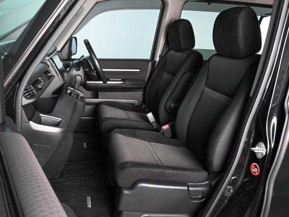 Honda Stepwgn V Рестайлинг с пробегом 2019 года, цена 2 399 000 рублей, 84684 км, минивэн, Автокод Объявления