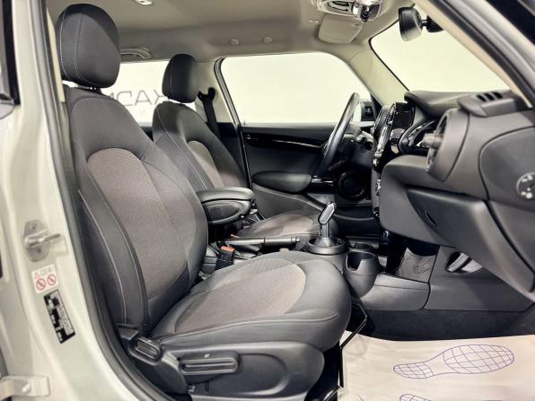 Mini Hatch III (F55/F56) Рестайлинг с пробегом 2020 года, цена 2 280 000 рублей, 26000 км, хэтчбек, Автокод Объявления