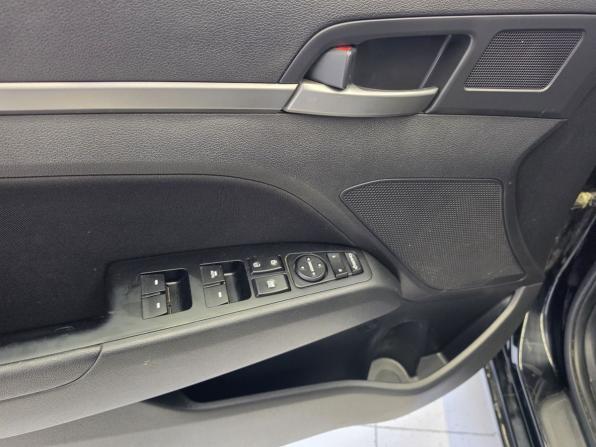 Hyundai Elantra VI (AD) с пробегом 2018 года, цена 1 399 000 рублей, 136041 км, седан, Автокод Объявления