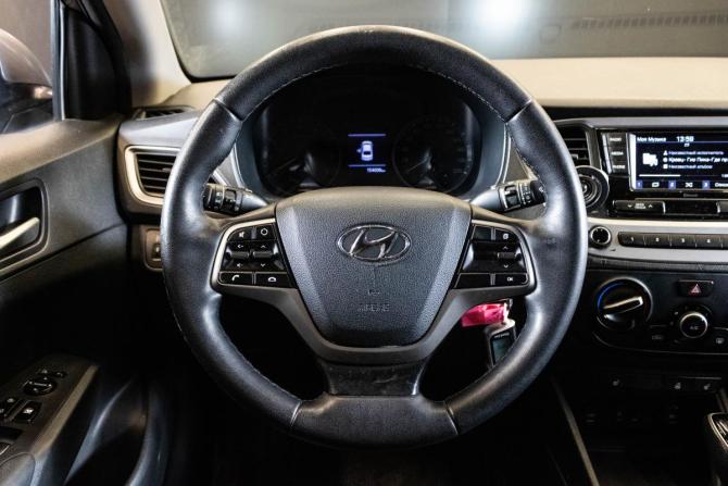 Hyundai Solaris II с пробегом 2017 года, цена 1 103 000 рублей, 154007 км, седан, Автокод Объявления
