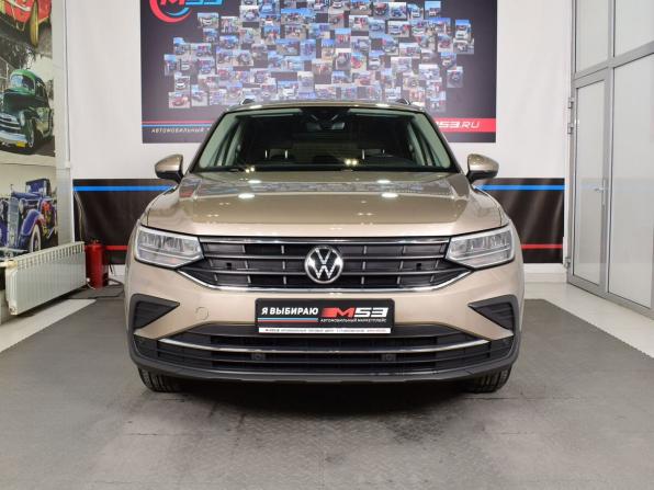 Volkswagen Tiguan II Рестайлинг с пробегом 2021 года, цена 2 585 995 рублей, 35609 км, внедорожник, Автокод Объявления