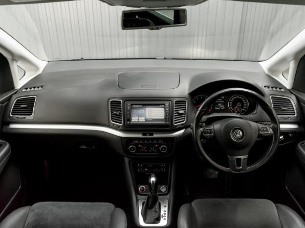Volkswagen Sharan II с пробегом 2011 года, цена 1 300 000 рублей, 139900 км, минивэн, Автокод Объявления