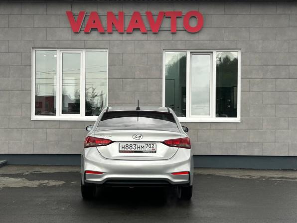 Hyundai Solaris II с пробегом 2018 года, цена 1 270 000 рублей, 91253 км, седан, Автокод Объявления