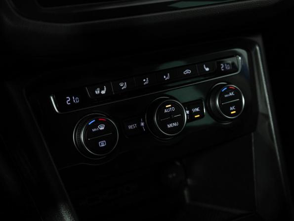 Volkswagen Tiguan II с пробегом 2018 года, цена 1 999 700 рублей, 160357 км, внедорожник, Автокод Объявления