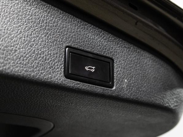 Volkswagen Touareg II с пробегом 2013 года, цена 2 419 700 рублей, 137045 км, внедорожник, Автокод Объявления