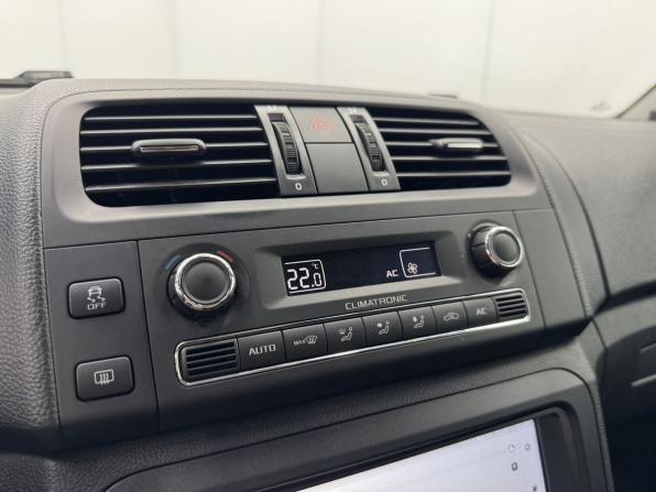 Skoda Fabia II Рестайлинг с пробегом 2011 года, цена 889 000 рублей, 111207 км, хэтчбек, Автокод Объявления