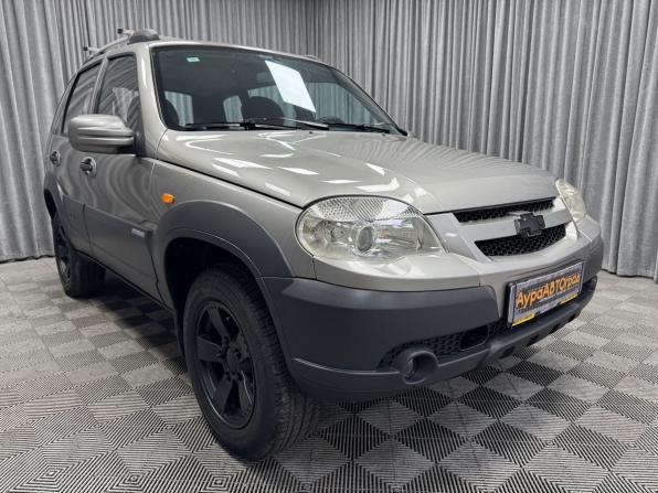 Chevrolet Niva I Рестайлинг с пробегом 2010 года, цена 497 000 рублей, 181078 км, внедорожник, Автокод Объявления