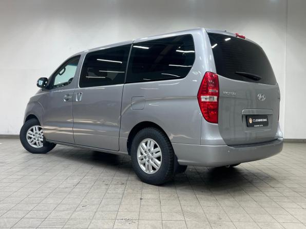 Hyundai H-1 II Рестайлинг 2 с пробегом 2018 года, цена 2 549 000 рублей, 231000 км, минивэн, Автокод Объявления