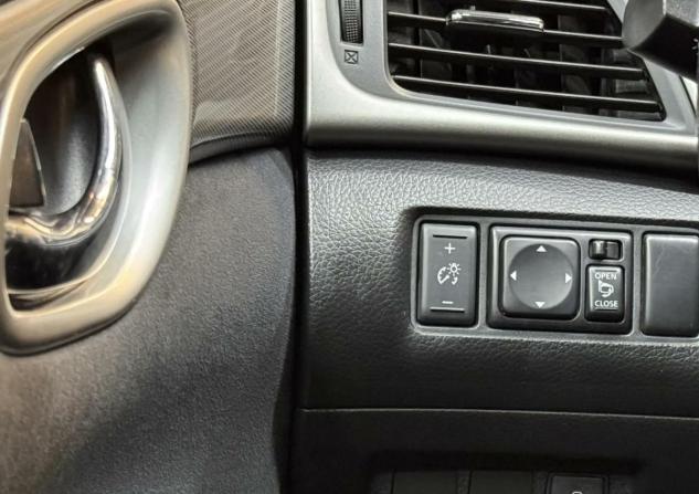 Nissan Tiida II с пробегом 2015 года, цена 977 000 рублей, 171000 км, хэтчбек, Автокод Объявления