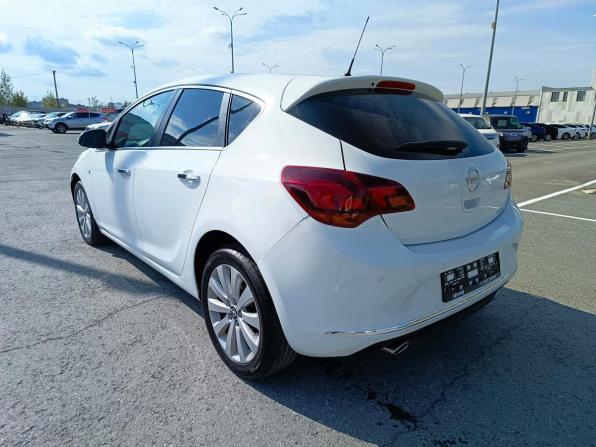 Opel Astra J Рестайлинг с пробегом 2013 года, цена 799 000 рублей, 229540 км, хэтчбек, Автокод Объявления