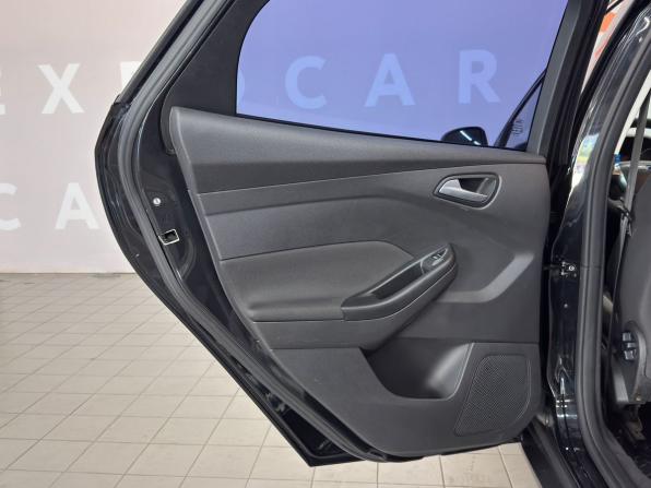Ford Focus III с пробегом 2013 года, цена 930 000 рублей, 136001 км, седан, Автокод Объявления