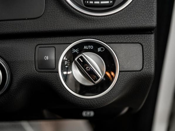Mercedes-Benz C-Класс III (W204) Рестайлинг с пробегом 2012 года, цена 1 385 000 рублей, 70100 км, седан, Автокод Объявления