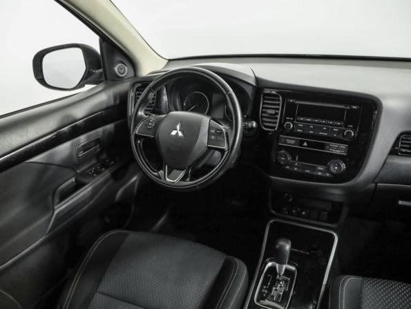 Mitsubishi Outlander III Рестайлинг 3 с пробегом 2020 года, цена 1 789 000 рублей, 182095 км, внедорожник, Автокод Объявления