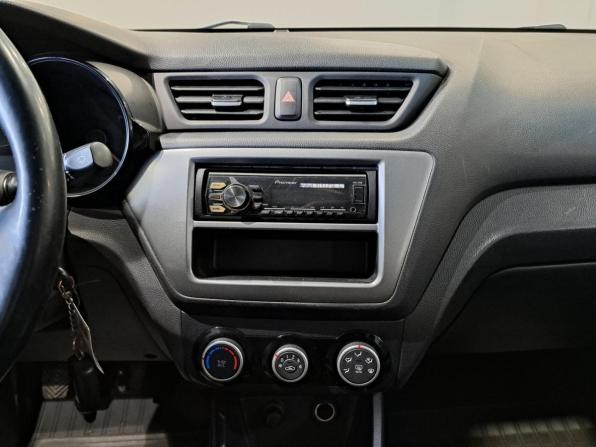 Kia Rio III Рестайлинг с пробегом 2015 года, цена 760 000 рублей, 142315 км, седан, Автокод Объявления
