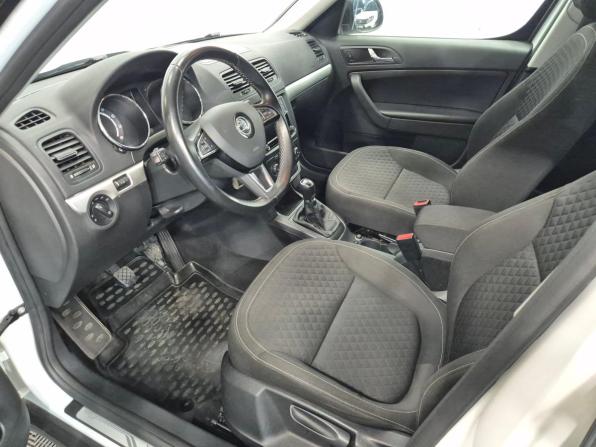 Skoda Yeti I Рестайлинг с пробегом 2016 года, цена 1 350 000 рублей, 61700 км, внедорожник, Автокод Объявления