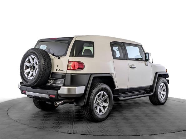 Toyota FJ Cruiser с пробегом 2022 года, цена 8 725 000 рублей, 14409 км, внедорожник, Автокод Объявления