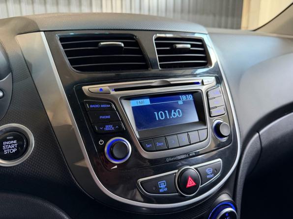 Hyundai Solaris I Рестайлинг с пробегом 2015 года, цена 1 199 900 рублей, 120000 км, седан, Автокод Объявления