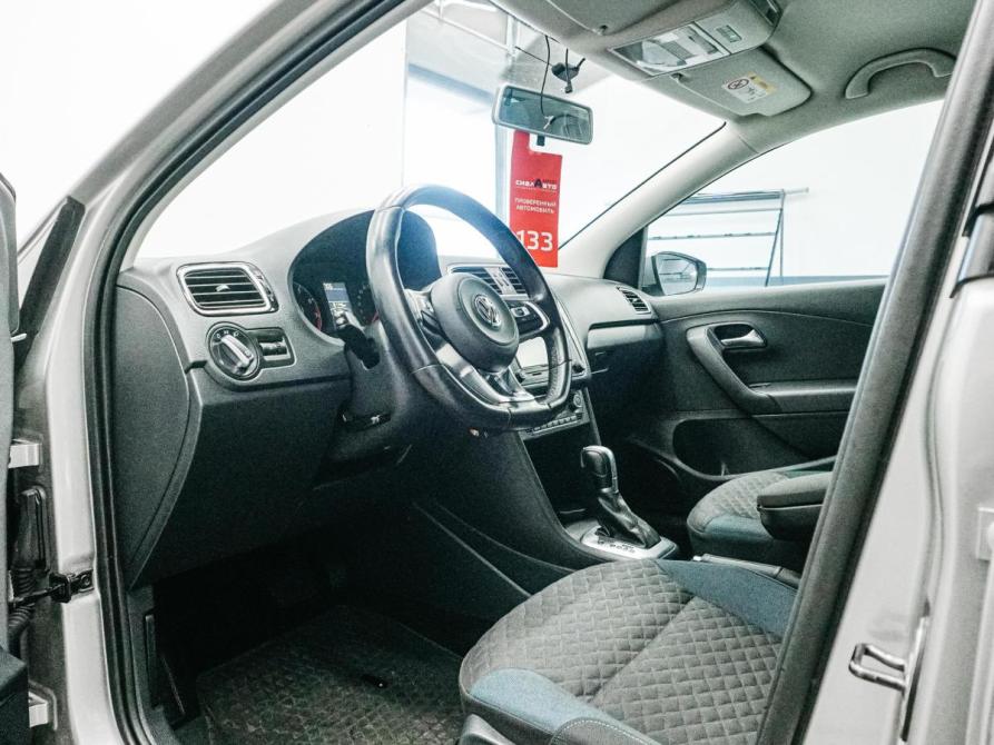 Volkswagen Polo V Рестайлинг Красноярск  - изображение 18