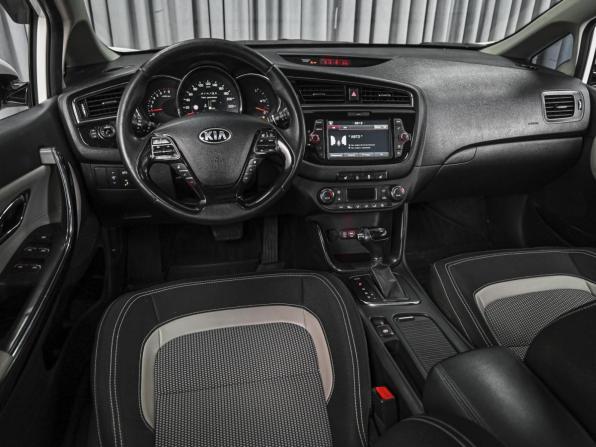 Kia Ceed II Рестайлинг с пробегом 2018 года, цена 1 330 000 рублей, 159210 км, универсал, Автокод Объявления