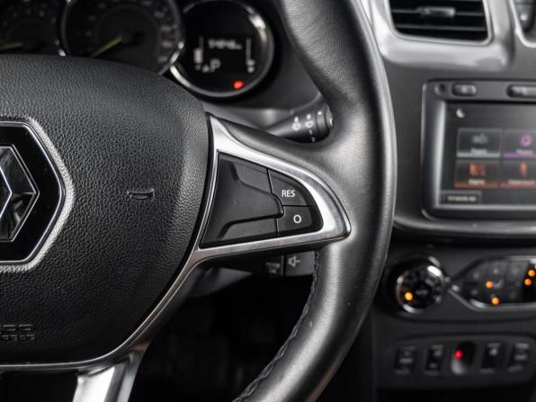 Renault Sandero II Рестайлинг с пробегом 2018 года, цена 1 329 000 рублей, 54846 км, хэтчбек, Автокод Объявления