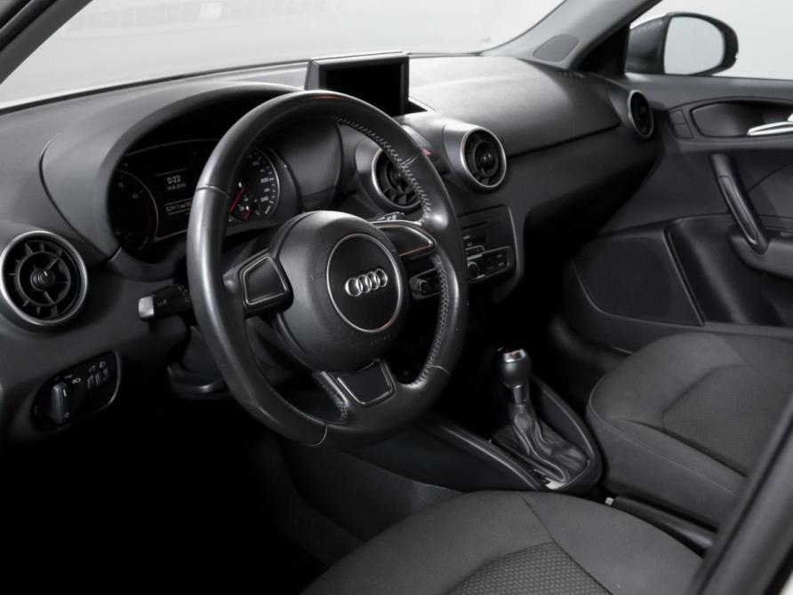 Audi A1 I (8X) Москва  - изображение 14