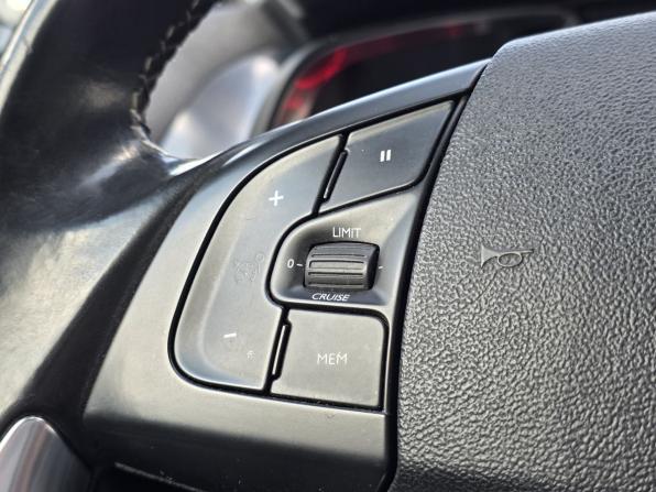 Citroen DS5 с пробегом 2012 года, цена 950 000 рублей, 185555 км, хэтчбек, Автокод Объявления