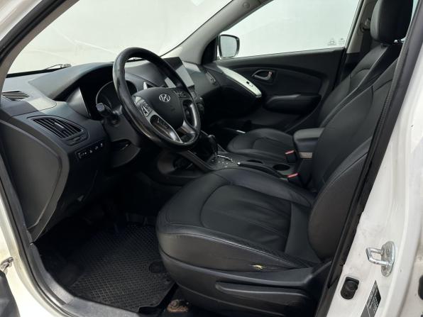 Hyundai ix35 I Рестайлинг с пробегом 2015 года, цена 1 420 000 рублей, 215784 км, внедорожник, Автокод Объявления