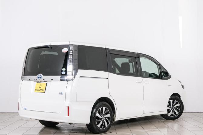 Toyota Voxy III (R80) с пробегом 2015 года, цена 1 649 000 рублей, 244000 км, минивэн, Автокод Объявления