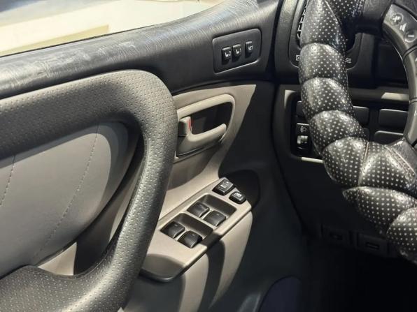 Toyota Land Cruiser 100 Series Рестайлинг 1 с пробегом 2004 года, цена 2 050 000 рублей, 302000 км, внедорожник, Автокод Объявления