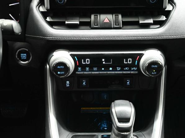 Toyota RAV4 V (XA50) с пробегом 2021 года, цена 3 990 000 рублей, 68152 км, внедорожник, Автокод Объявления
