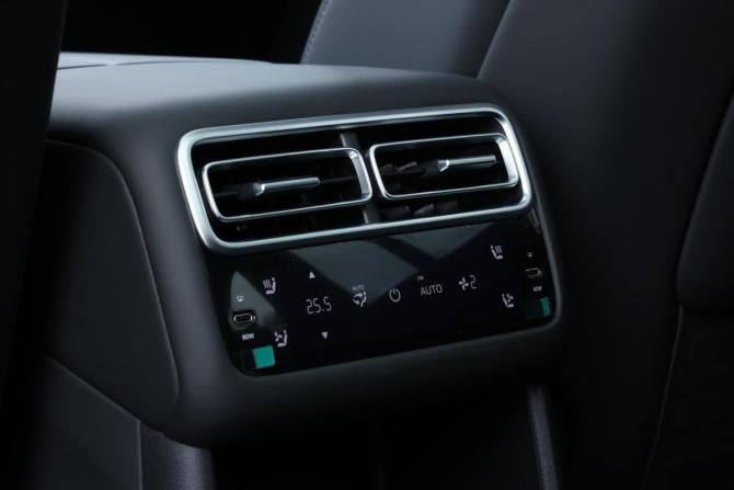 Li Auto (Lixiang) L7 I Рестайлинг с пробегом 2024 года, цена 6 480 000 рублей, 46500 км, внедорожник, Автокод Объявления