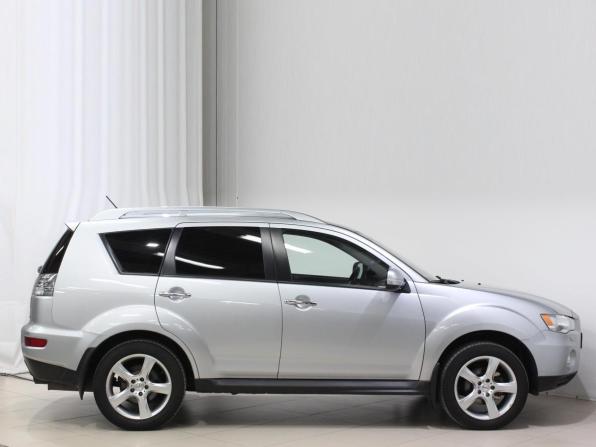 Mitsubishi Outlander II Рестайлинг с пробегом 2010 года, цена 1 180 000 рублей, 272288 км, внедорожник, Автокод Объявления