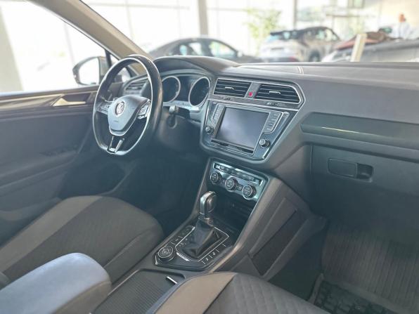 Volkswagen Tiguan II с пробегом 2017 года, цена 2 595 000 рублей, 99000 км, внедорожник, Автокод Объявления