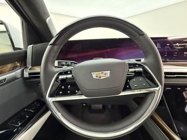 Cadillac Escalade V Рестайлинг с пробегом 2024 года, цена 17 510 000 рублей, 6803 км, внедорожник, Автокод Объявления