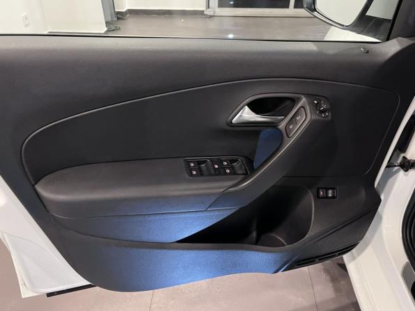 Volkswagen Polo V Рестайлинг с пробегом 2016 года, цена 880 000 рублей, 212166 км, седан, Автокод Объявления