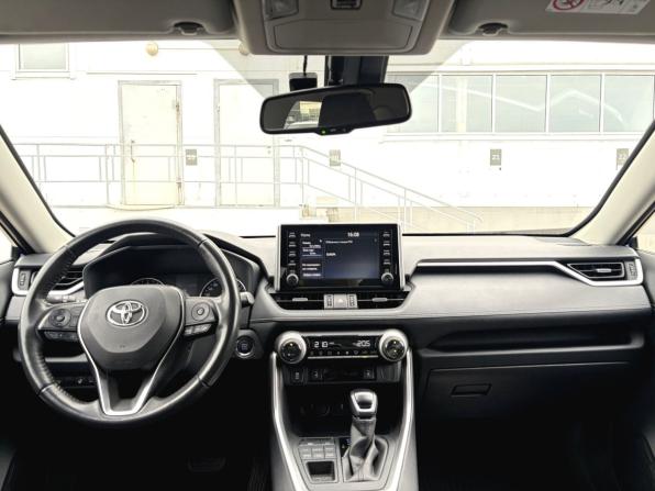 Toyota RAV4 V (XA50) с пробегом 2021 года, цена 3 550 000 рублей, 55555 км, внедорожник, Автокод Объявления