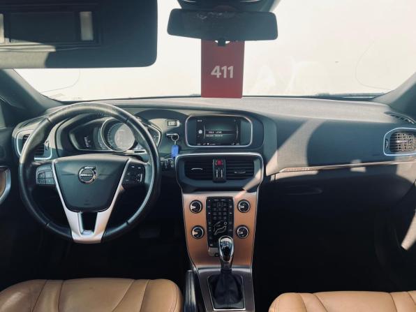 Volvo V40 Cross Country I Рестайлинг с пробегом 2019 года, цена 1 350 000 рублей, 244000 км, хэтчбек, Автокод Объявления