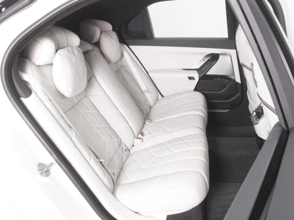 BMW 7 серии VII (G70) с пробегом 2022 года, цена 13 800 000 рублей, 35615 км, седан, Автокод Объявления