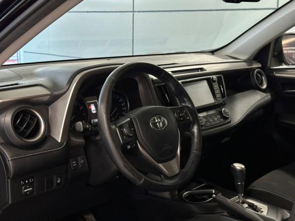 Toyota RAV4 IV (XA40) Рестайлинг с пробегом 2017 года, цена 2 177 000 рублей, 114011 км, внедорожник, Автокод Объявления