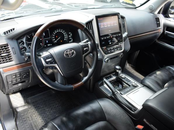 Toyota Land Cruiser 200 Series Рестайлинг 2 с пробегом 2017 года, цена 5 700 000 рублей, 78230 км, внедорожник, Автокод Объявления